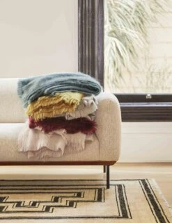 Aimee Mohair Throw -Famous Decoration Store 20200220 fad collection1979 site crop 6c45368d 5924 4d13 929f ac3919ee295e
