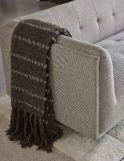 Pismo Throw -Famous Decoration Store CostaRugLivingRoom 4586 SITECROP 433fdc8e bb1b 43ce 9a8e a9c39bc51cfe