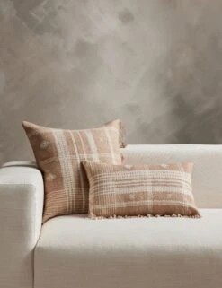 Kavia Pillow -Famous Decoration Store CourseSilkPillow 0829 SITECROP 2 9b05682c 1eed 4a63 859a d598053f57e3