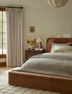 Signy Sham 24 Signy Sham -Famous Decoration Store Lulu and Georgia BedroomII 0377 2 Site crop Lifestyle