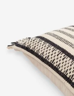 Pranav Pillow -Famous Decoration Store jna001 detail corner