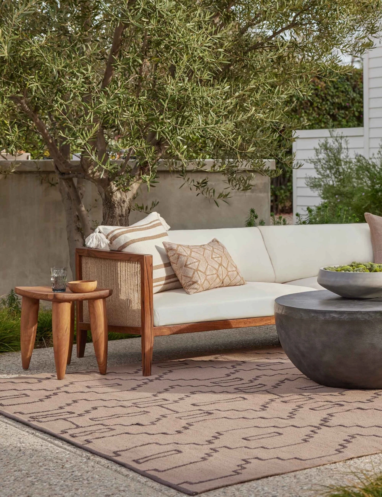 Roana Indoor / Outdoor Rug 2 Roana Indoor / Outdoor Rug - Image 2